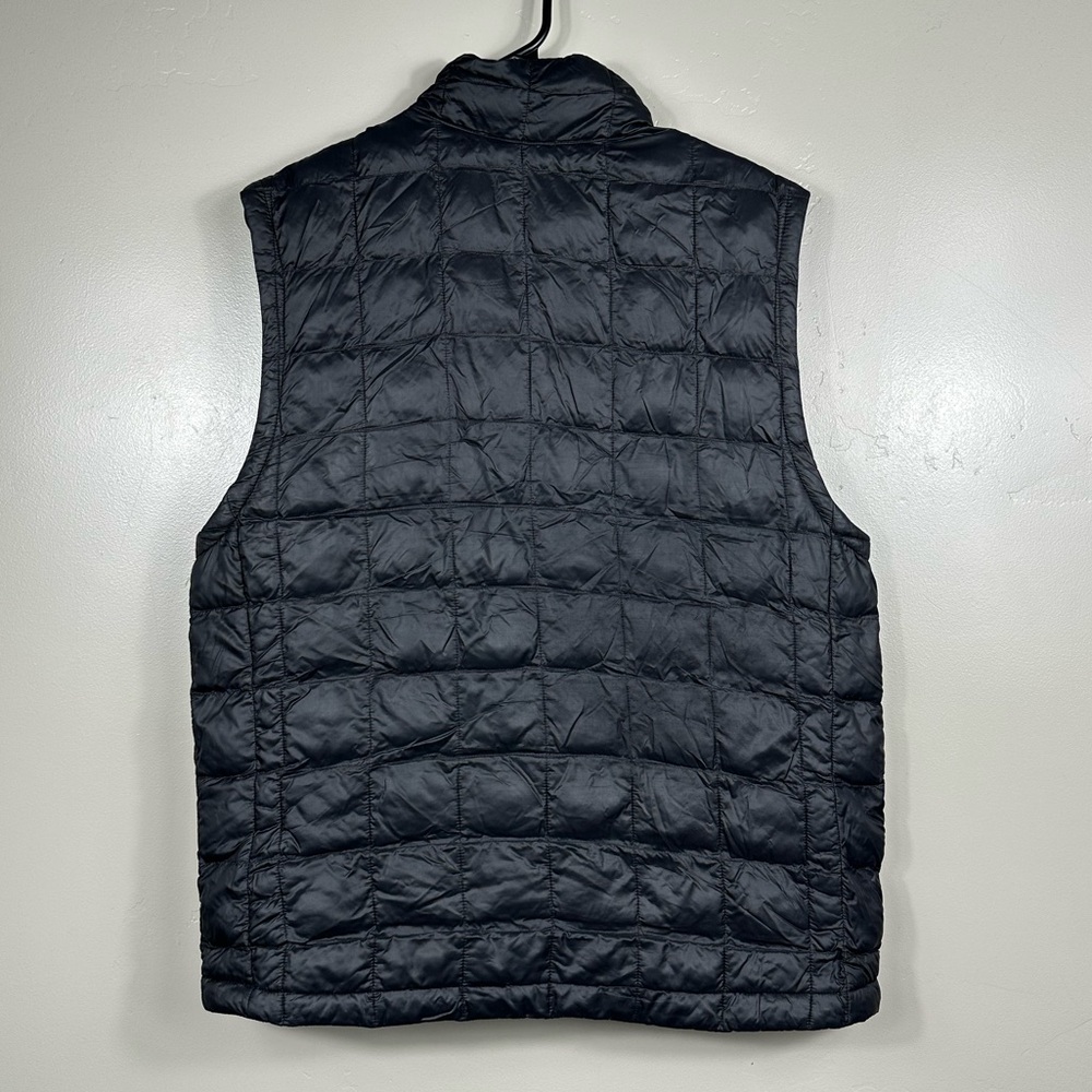 The North Face Men’s ThermoBall Vest 2.0 Puffer Jacket in Black Size Medium - Picture 5 of 10